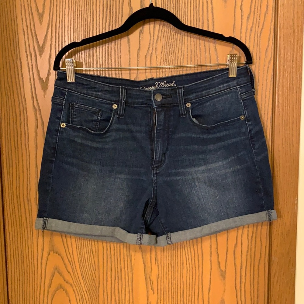 Universal Thread shorts